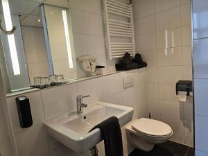 Deluxe Twin Room at The City Side with Elevator Access room in Hotel Restaurant Solskin