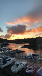 A Modern 2 Bedroom Apartment with Beautiful Views