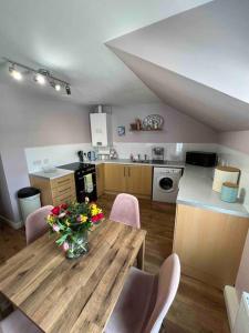 A Modern 2 Bedroom Apartment with Beautiful Views