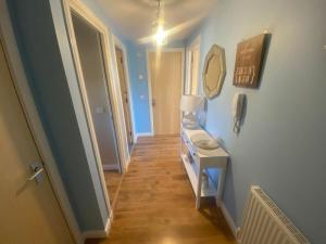 A Modern 2 Bedroom Apartment with Beautiful Views