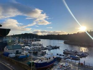 A Modern 2 Bedroom Apartment with Beautiful Views