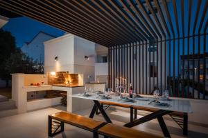 Luxury Villa de Mar with Pool