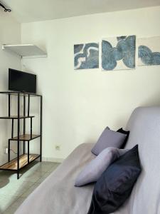 Abrivado Appartements meubles dans une grande propriete en rez de jardin : photos des chambres