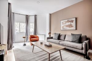 Blueground La Dreta de lEixample furnished BCN-75