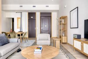 Renovated El Born 2br nr Port Vell BCN-59