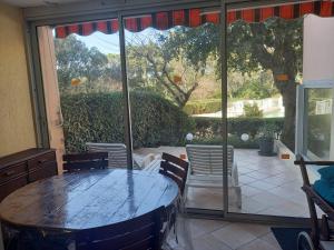 Les Hauts du Golf Rez de jardin Piscine Tennis