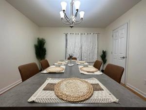 Great Value Close to Proctors Gorgeous Townhouse