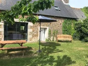 Charmante maison en pierre - Entre terre et mer - Le Guily