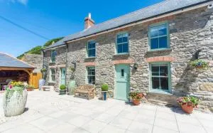 Min y Don, stone cottage by the edge of the sea, Llangrannog - 兰戈拉诺格