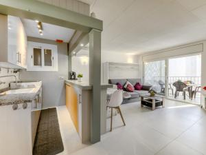 Apartment Las Palmeras by Interhome