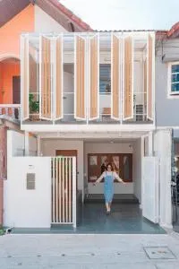 Modern Style Townhome /2BR near CNX moat - Ban Sa Parng