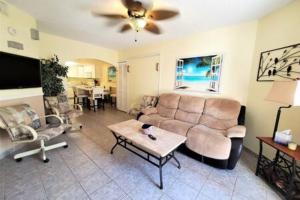 Patio Condo Poolside - Standard Sleeps 4 104