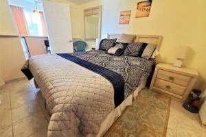 Patio Condo Poolside - Standard Sleeps 4 104