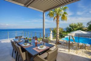 Villa Lefkas - Luxury villa Sivota with direct sea access