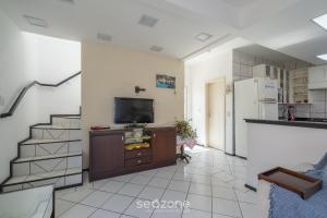 Casa 5Q c piscina no centro de Penha BSL190