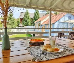 HYGGE HOME уютный коттедж с террасой и баней для проживания нескольких семей - Türgen