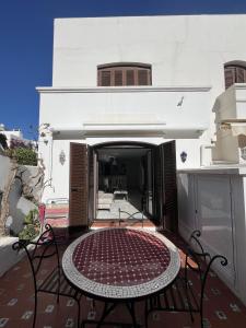 Estepona - Playa - Villa con terraza solárium con vistas al mar Jo41