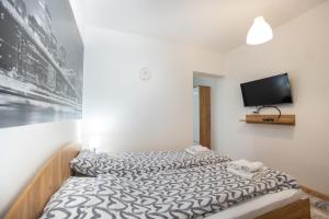 V & V Studio Apartments 2