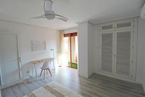 Castle views. Terrace. Design style. AC. Wifi. Refurbished. Supercentric.