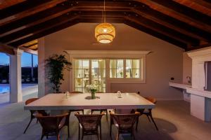 Villa Cypress Estate