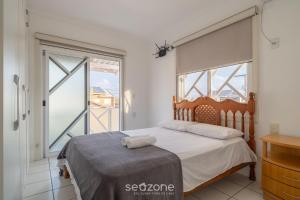 Casa 5Q c piscina no centro de Penha BSL190