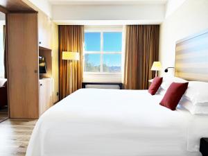 One-Bedroom Senior Executive King Suite with Garden View room in Sheraton Parco De' Medici Rome Hotel