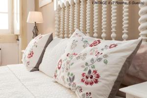 Alfama Vintage 1 Ten guests - Alfama Vintage 2 Five guests - Alfama Vintage 3 Three Guests