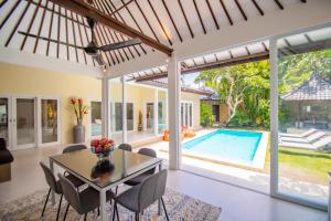 Villa Sitara, Sitara Villa Group