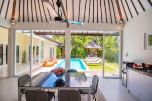 Villa Sitara, Sitara Villa Group
