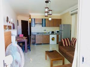 Sharks Bay Oasis 2 bedrooms apartment with Private free beach