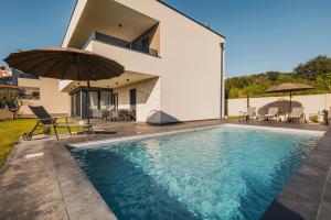 Beautiful Villa Angelina with Private Pool and Sauna 