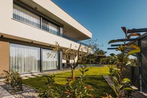 Beautiful Villa Angelina with Private Pool and Sauna 