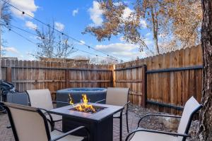 MidTown Hideaway Fire Pit and King Beds