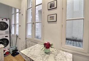 APPARTEMENT PARIS - LOUVRE & RIVOLI