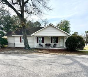 A Cozy Spot on Montague