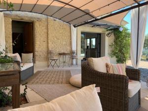 Villas La Bergerie des Pottiers. Mas renove climatisation Piscine : photos des chambres