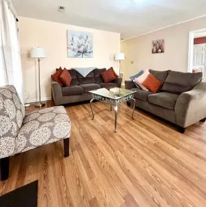 A Cozy Spot on Montague - 北查尔斯顿