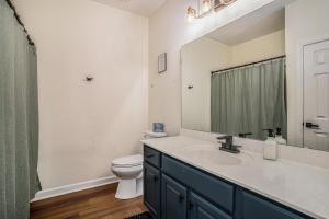 Sunsets on Lake Marion: 2BD Lakefront Luxury Bliss