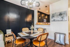 Sunsets on Lake Marion: 2BD Lakefront Luxury Bliss
