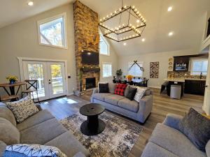 Timber Top Terrace - Huge Luxury 6 BR - Sleeps 16 Linens and Towels Included