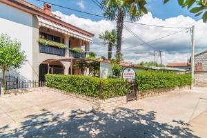 Apartment Vilma Funtana 