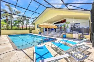Sunny Daze! Vanderbilt Waterfront! Less Than 1 Mile To Vanderbilt Beach! - 3 Luxury King Mattresses! - Vanderbilt Beach Estates