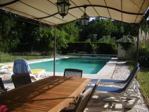 Maisons de vacances Maison de 3 chambres avec piscine privee et wifi a Pouzols : photos des chambres