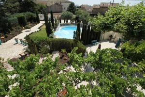 Maisons de vacances Maison de 2 chambres avec piscine partagee jacuzzi et wifi a Suze la Rousse : photos des chambres