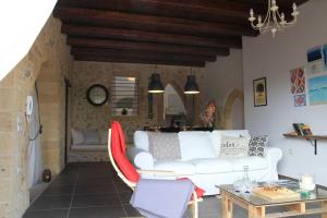 Charming villa in Chania with parking included