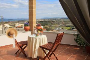 Charming villa in Chania with parking included