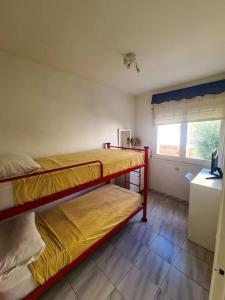 Nice beachside 2-BD apt near Barcelona