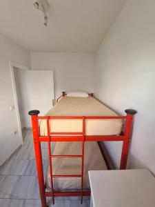 Nice beachside 2-BD apt near Barcelona