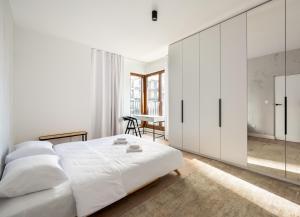Mokotów Postępu Chic Apartment by BookingHost
