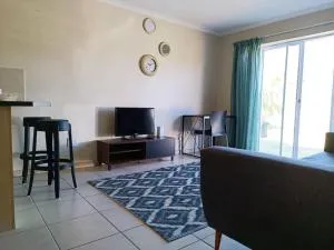 2-bedroom bliss @17 (Not impacted by loadshedding) - Kuilsrivier